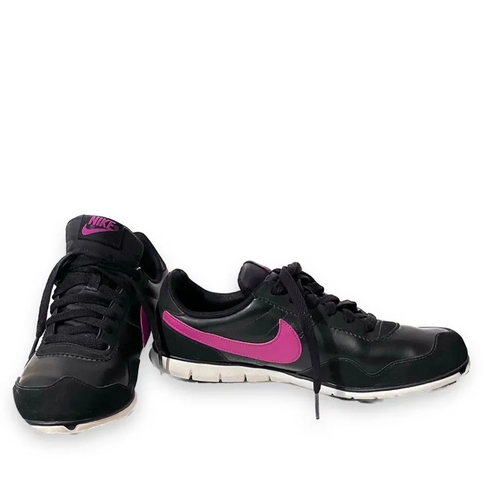 Men Nike Pegasus Black Sneakers with Pink Logo Size 9.5 Great Condition